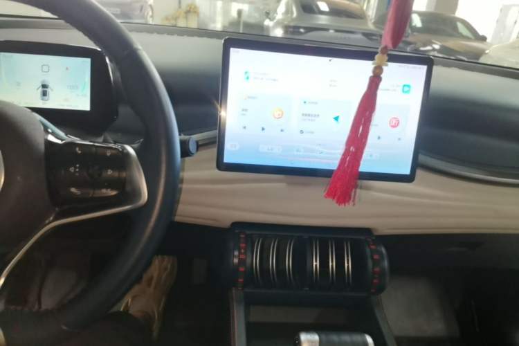 Used BYD Yuan PLUS 2022 430 km Luxury Version Audio And AC Panel