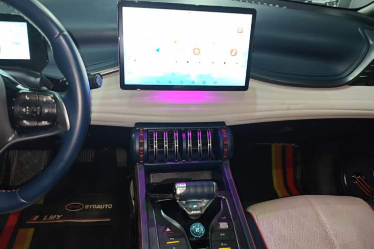 Used BYD Yuan PLUS 2022 510 km Flagship Version Audio And AC Panel