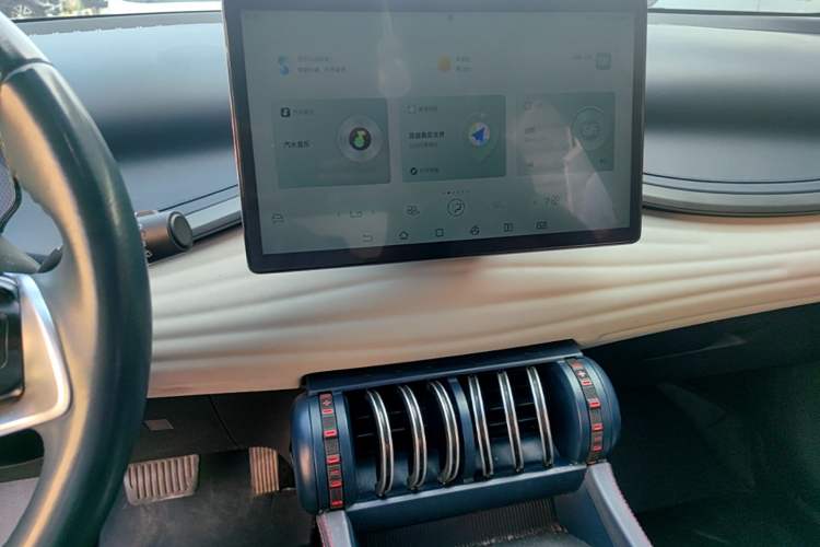Used BYD Yuan PLUS 2022 430 km Luxury Version Audio And AC Panel