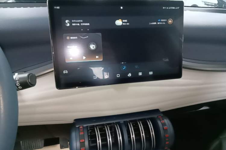 Used BYD Yuan PLUS 2022 430 km Luxury Version Audio And AC Panel