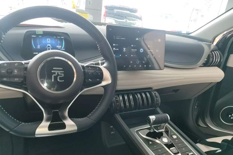 Used BYD Yuan PLUS 2022 510 km Flagship Version Center Console