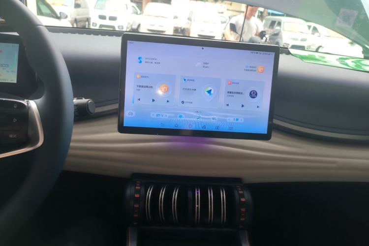 Used BYD Yuan PLUS 2022 430 km Luxury Version Center Console