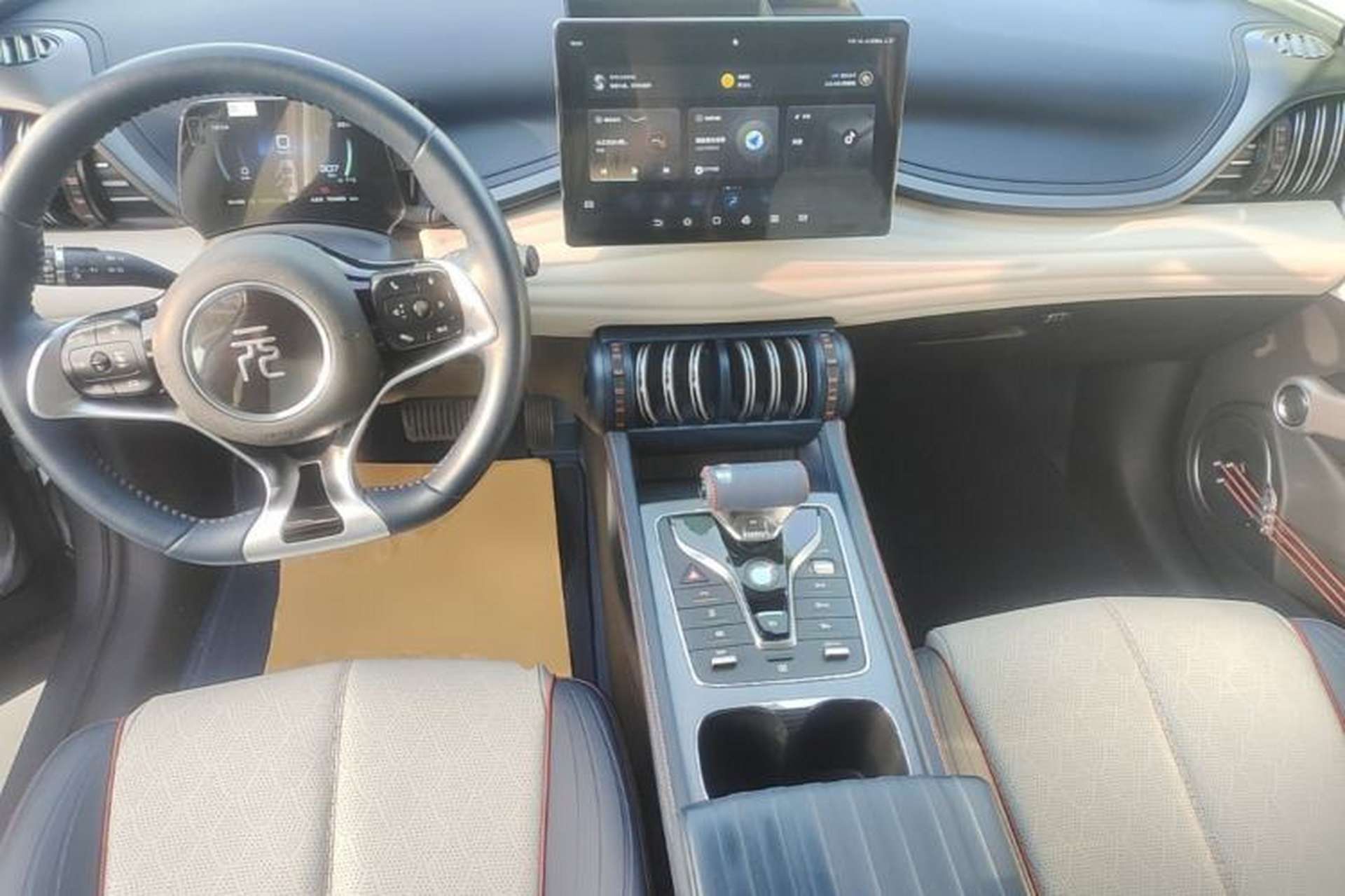 Used BYD Yuan PLUS 2022 430 km Luxury Version Center Console