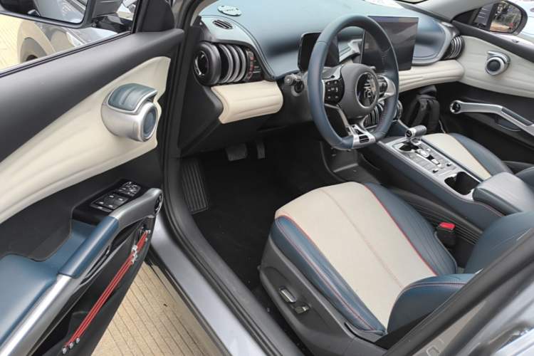 Used BYD Yuan PLUS 2022 430 km Luxury Version Driver Seat