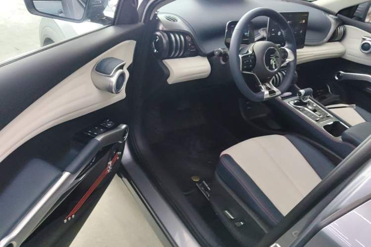 Used BYD Yuan PLUS 2022 430 km Luxury Version Driver Seat