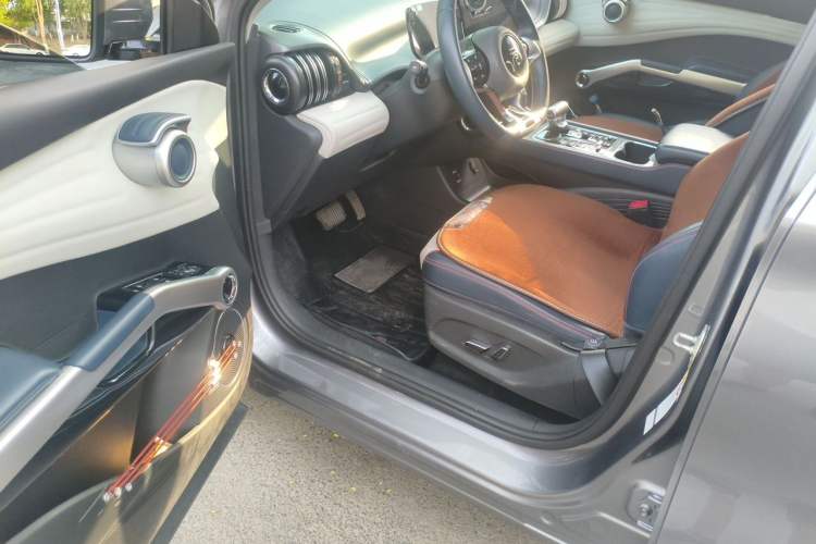 Used BYD Yuan PLUS 2022 430 km Luxury Version Driver Seat
