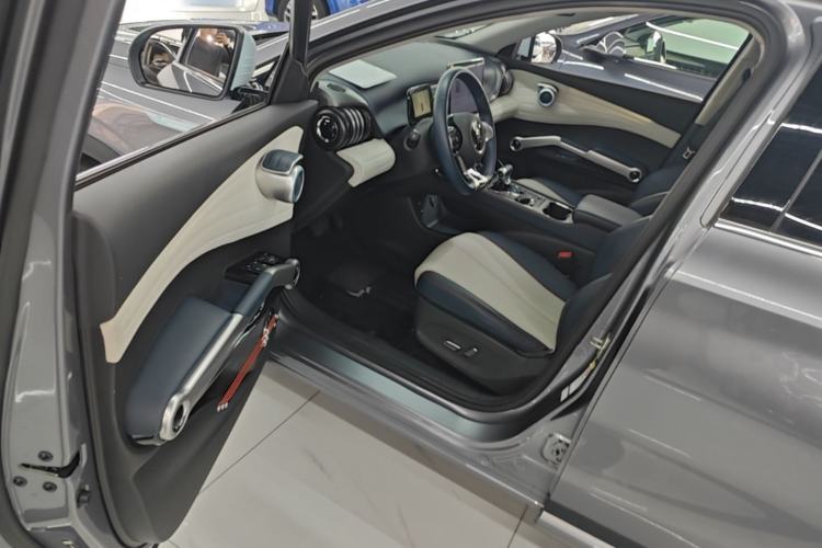 Used BYD Yuan PLUS 2022 430 km Luxury Version Driver Seat