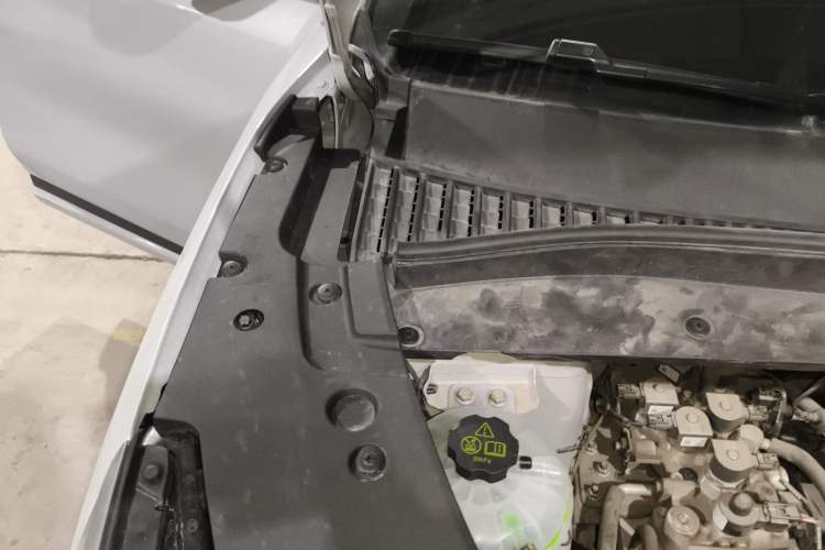 Used BYD Yuan PLUS 2022 430 km Luxury Version Engine Bay Right