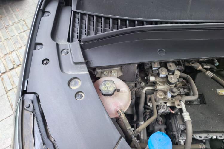 Used BYD Yuan PLUS 2022 430 km Luxury Version Engine Bay Right