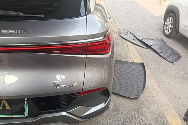 Used BYD Yuan PLUS 2022 510 km Flagship Version Exterior 3