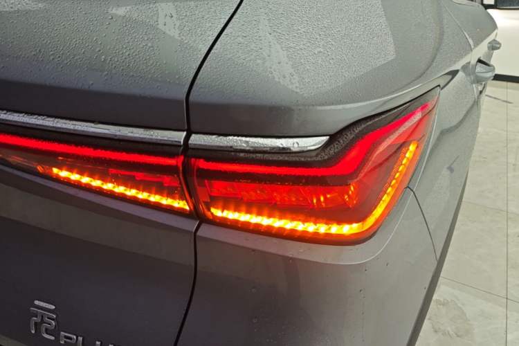Used BYD Yuan PLUS 2022 510 km Luxury Version Exterior 3
