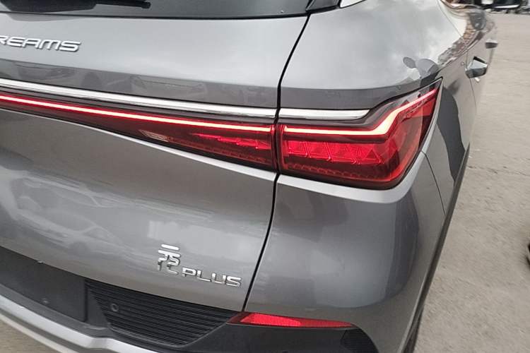 Used BYD Yuan PLUS 2022 430 km Luxury Version Exterior 3