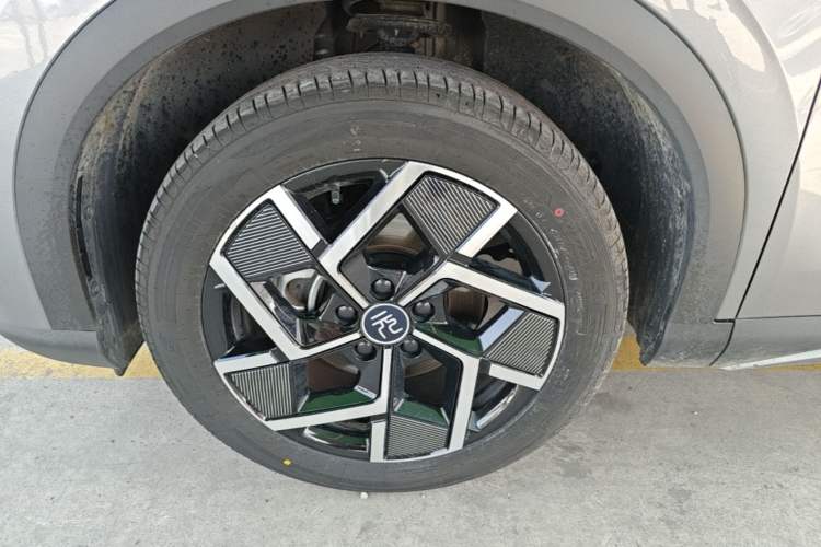 Used BYD Yuan PLUS 2022 510 km Flagship Version Exterior 4