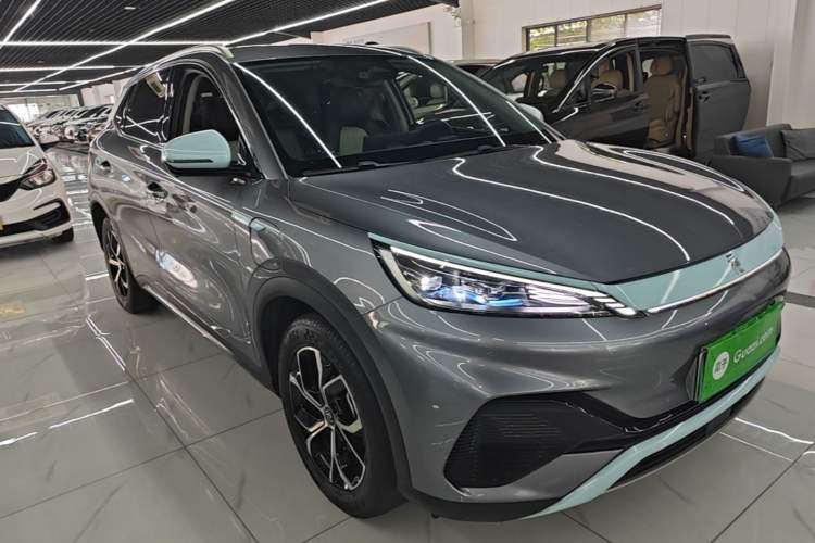 Used BYD Yuan PLUS 2022 430 km Luxury Version Front Right 45 Deg