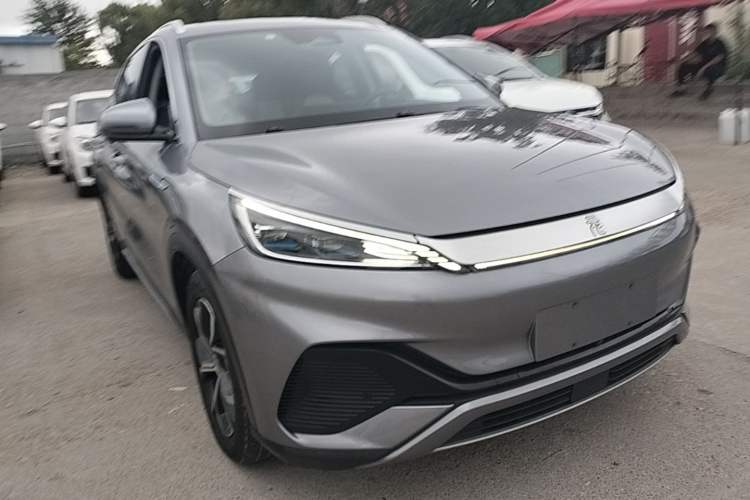 Used BYD Yuan PLUS 2022 430 km Luxury Version Front Right 45 Deg