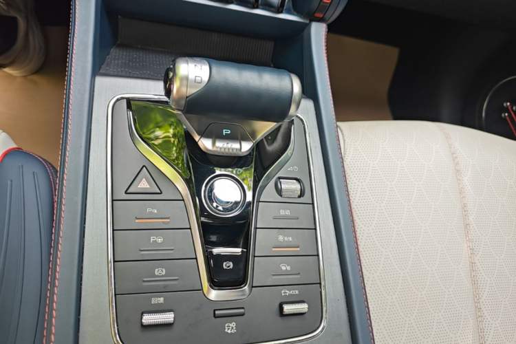 Used BYD Yuan PLUS 2022 510KM Flagship PLUS Gear Lever