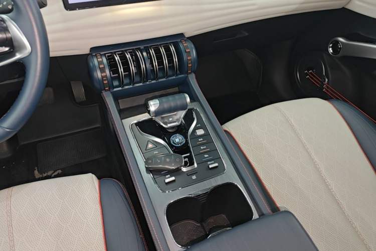 Used BYD Yuan PLUS 2022 430 km Luxury Version Gear Lever