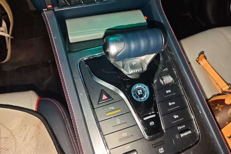 Used BYD Yuan PLUS 2022 430 km Luxury Version Gear Lever
