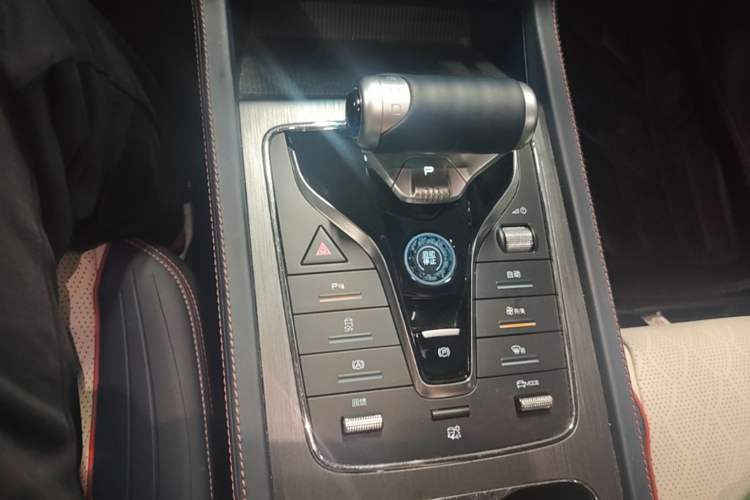 Used BYD Yuan PLUS 2022 430 km Luxury Version Gear Lever