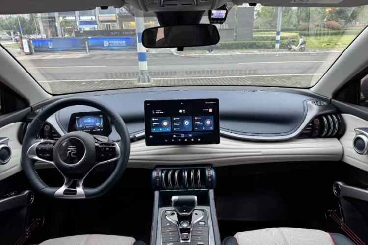 Used BYD Yuan PLUS 2022 510 km Luxury Version Interior 1