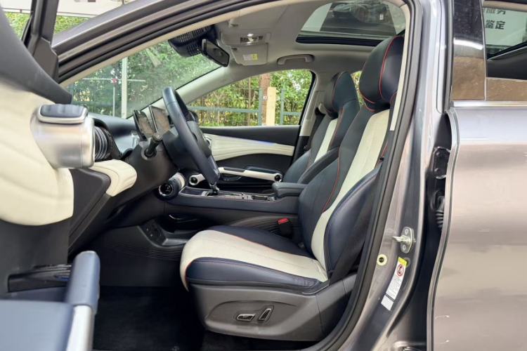 Used BYD Yuan PLUS 2022 430 km Luxury Version Interior 1