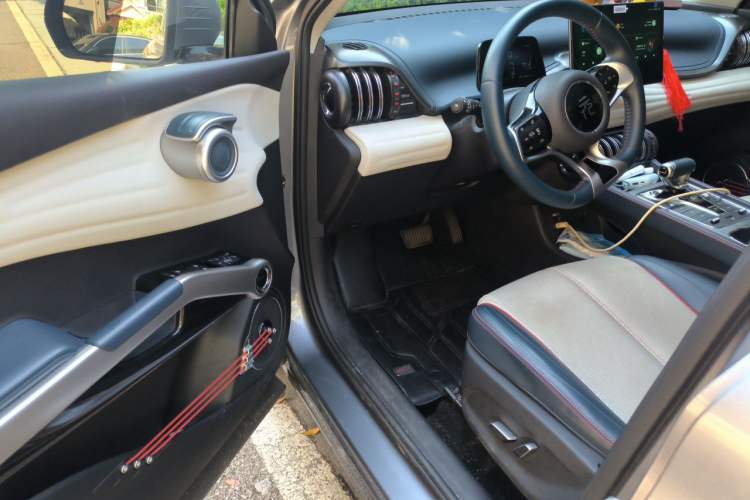 Used BYD Yuan PLUS 2022 510 km Flagship Version Interior 3