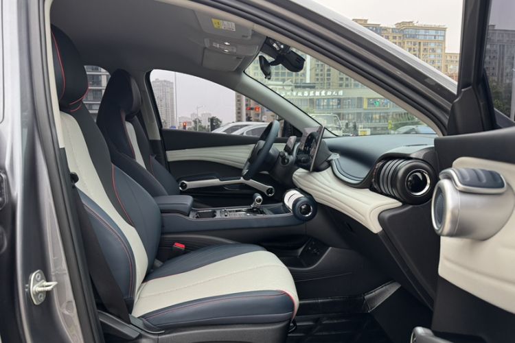 Used BYD Yuan PLUS 2022 510 km Luxury Version Interior 5