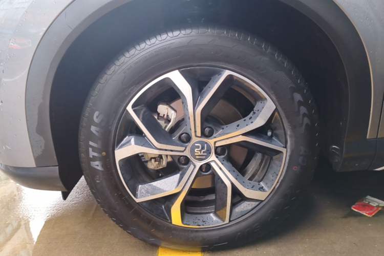 Used BYD Yuan PLUS 2022 510 km Luxury Version Left Front Wheel Hub