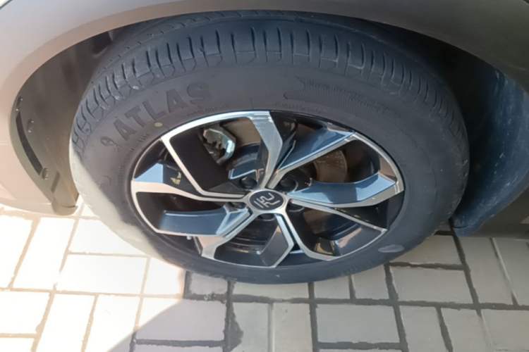 Used BYD Yuan PLUS 2022 430 km Luxury Version Left Front Wheel Hub
