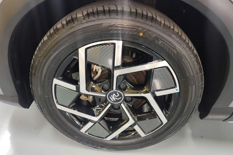 Used BYD Yuan PLUS 2022 510 km Flagship Version Left Front Wheel Hub