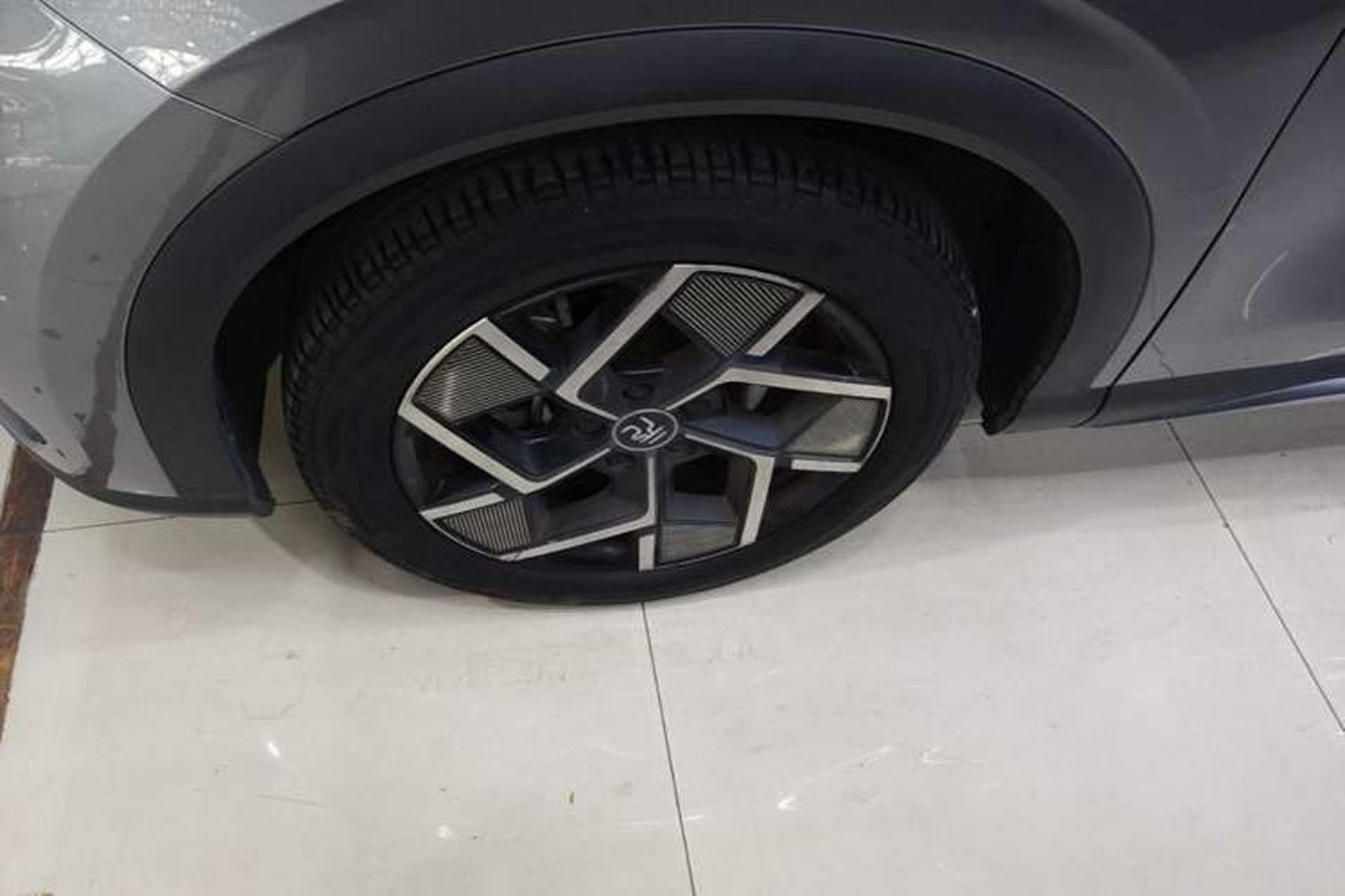 Used BYD Yuan PLUS 2022 510 km Flagship Version Left Front Wheel Hub