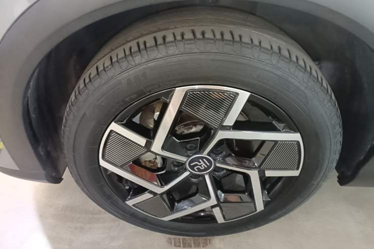 Used BYD Yuan PLUS 2022 510 km Flagship Version Left Front Wheel Hub