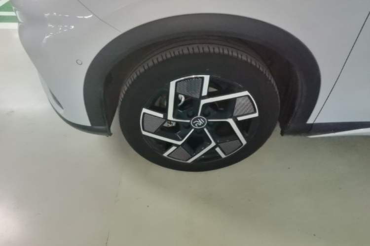 Used BYD Yuan PLUS 2022 510KM Flagship PLUS Left Front Wheel Hub