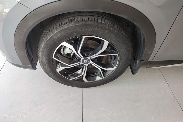 Used BYD Yuan PLUS 2022 430 km Luxury Version Left Front Wheel Hub