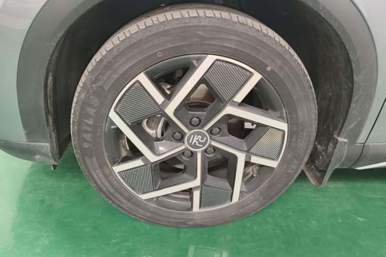 Used BYD Yuan PLUS 2022 510 km Flagship Version Left Front Wheel Hub