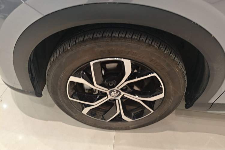 Used BYD Yuan PLUS 2022 430 km Luxury Version Left Front Wheel Hub
