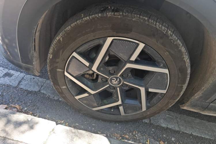 Used BYD Yuan PLUS 2022 510 km Flagship Version Left Front Wheel Hub