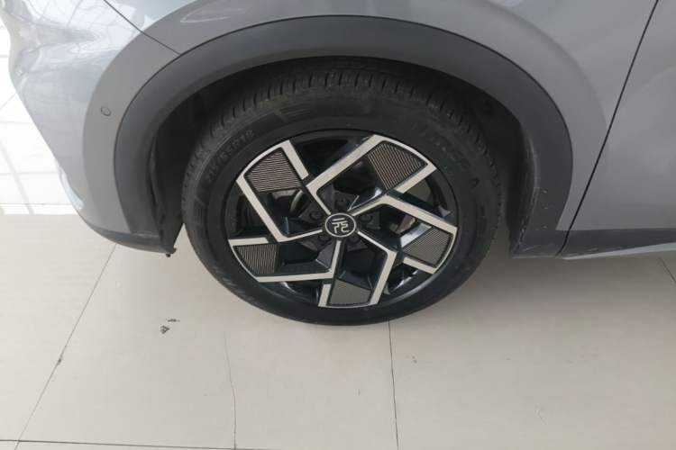 Used BYD Yuan PLUS 2022 510KM Flagship PLUS Left Front Wheel Hub