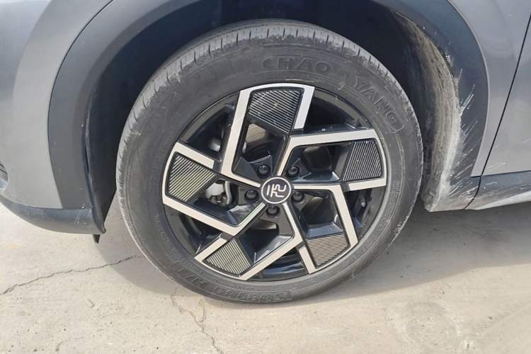 Used BYD Yuan PLUS 2022 510 km Flagship Version Left Front Wheel Hub