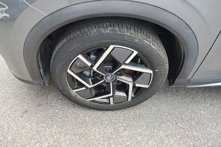 Used BYD Yuan PLUS 2022 510 km Flagship Version Left Front Wheel Hub