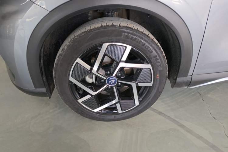 Used BYD Yuan PLUS 2022 510KM Flagship PLUS Left Front Wheel Hub