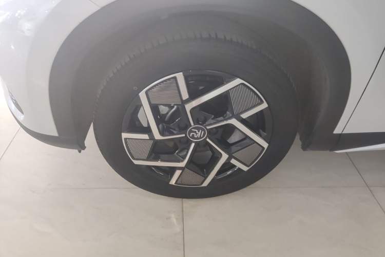 Used BYD Yuan PLUS 2022 510 km Flagship Version Left Front Wheel Hub