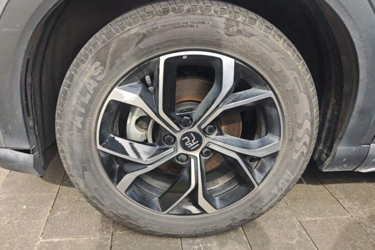 Used BYD Yuan PLUS 2022 430 km Luxury Version Left Front Wheel Hub