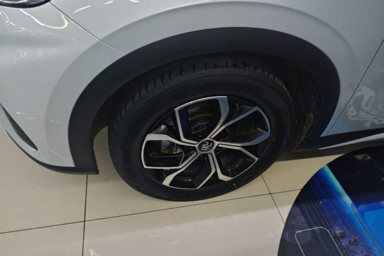 Used BYD Yuan PLUS 2022 430 km Luxury Version Left Front Wheel Hub