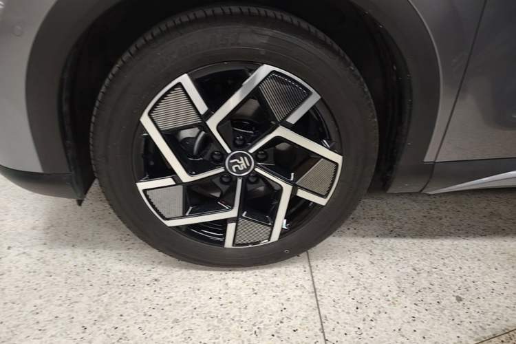 Used BYD Yuan PLUS 2022 510KM Flagship PLUS Left Front Wheel Hub