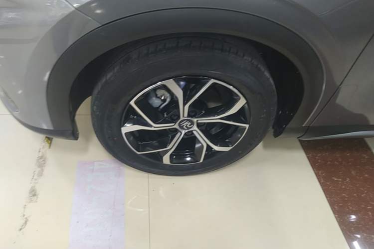 Used BYD Yuan PLUS 2022 430 km Luxury Version Left Front Wheel Hub