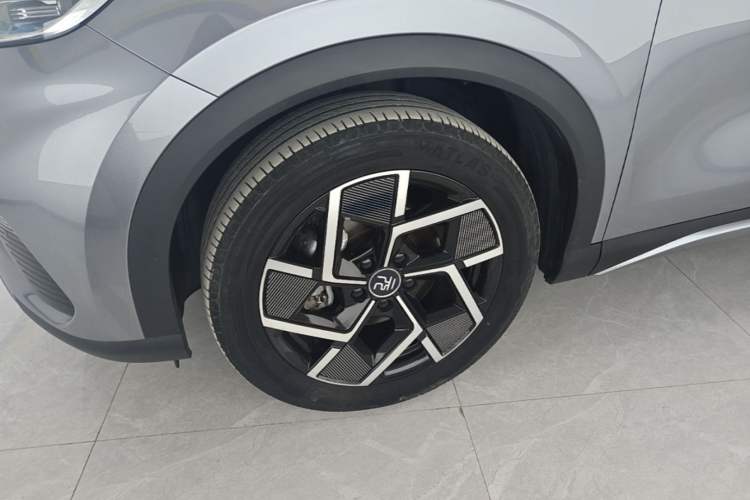 Used BYD Yuan PLUS 2022 510 km Flagship Version Left Front Wheel Hub