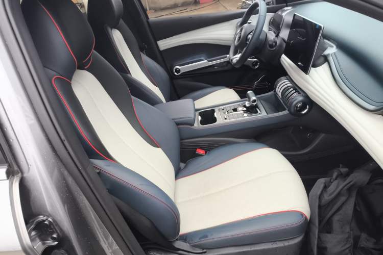 Used BYD Yuan PLUS 2022 510 km Flagship Version Right Front Seat