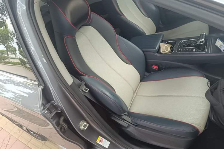 Used BYD Yuan PLUS 2022 430 km Luxury Version Right Front Seat