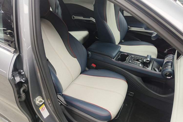 Used BYD Yuan PLUS 2022 510 km Flagship Version Right Front Seat
